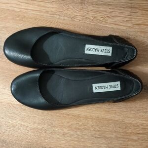Steve Madden Klutch Black Leather Flats Size 6.5